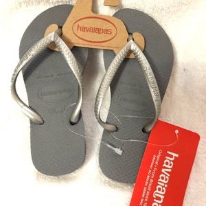 Havaianas grey silver flip flops 11/12 C